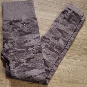 EVOLVE | Heather Plum Camo Leggings